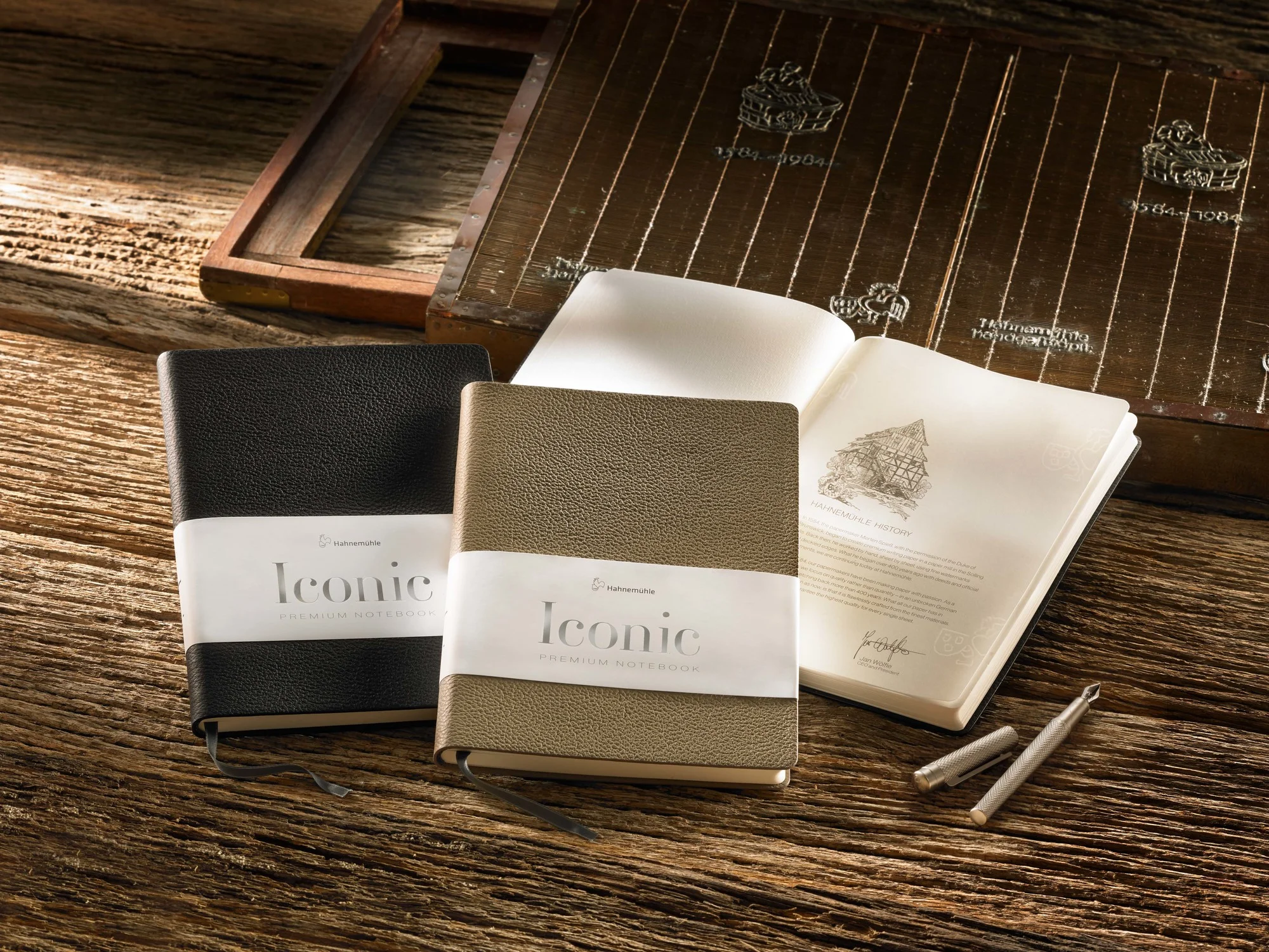 notebooks, leather, gift set, moleskine style, open notebook