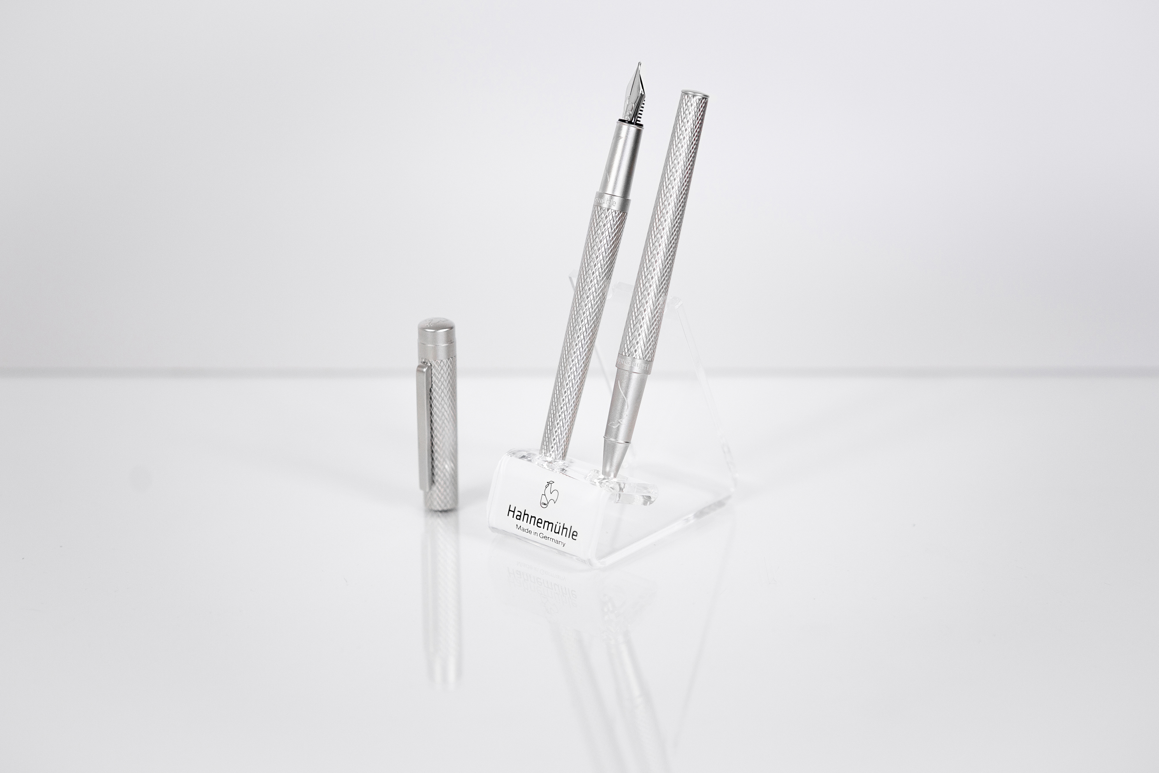 Acrylic pen holder double