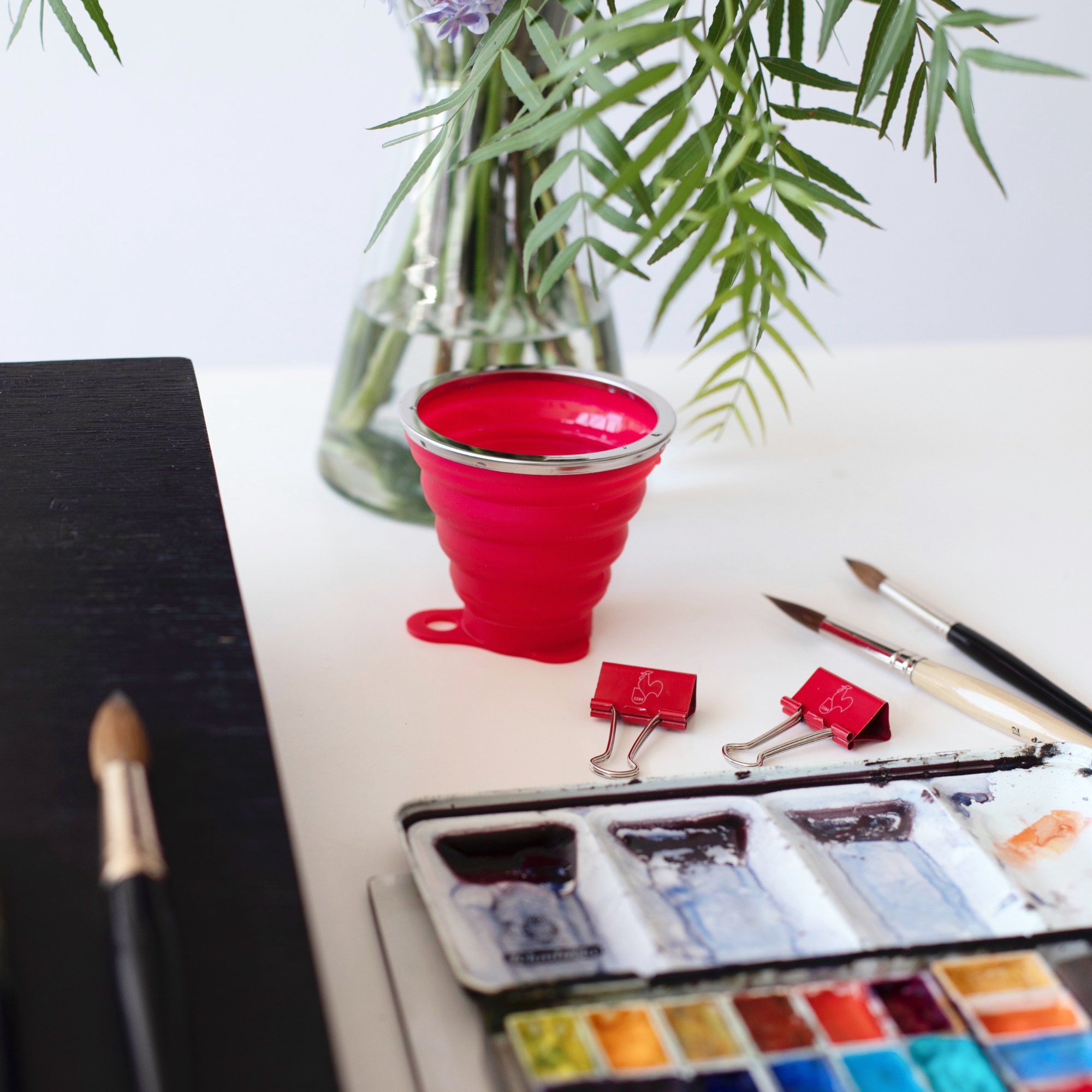 water cup, painting cup in action