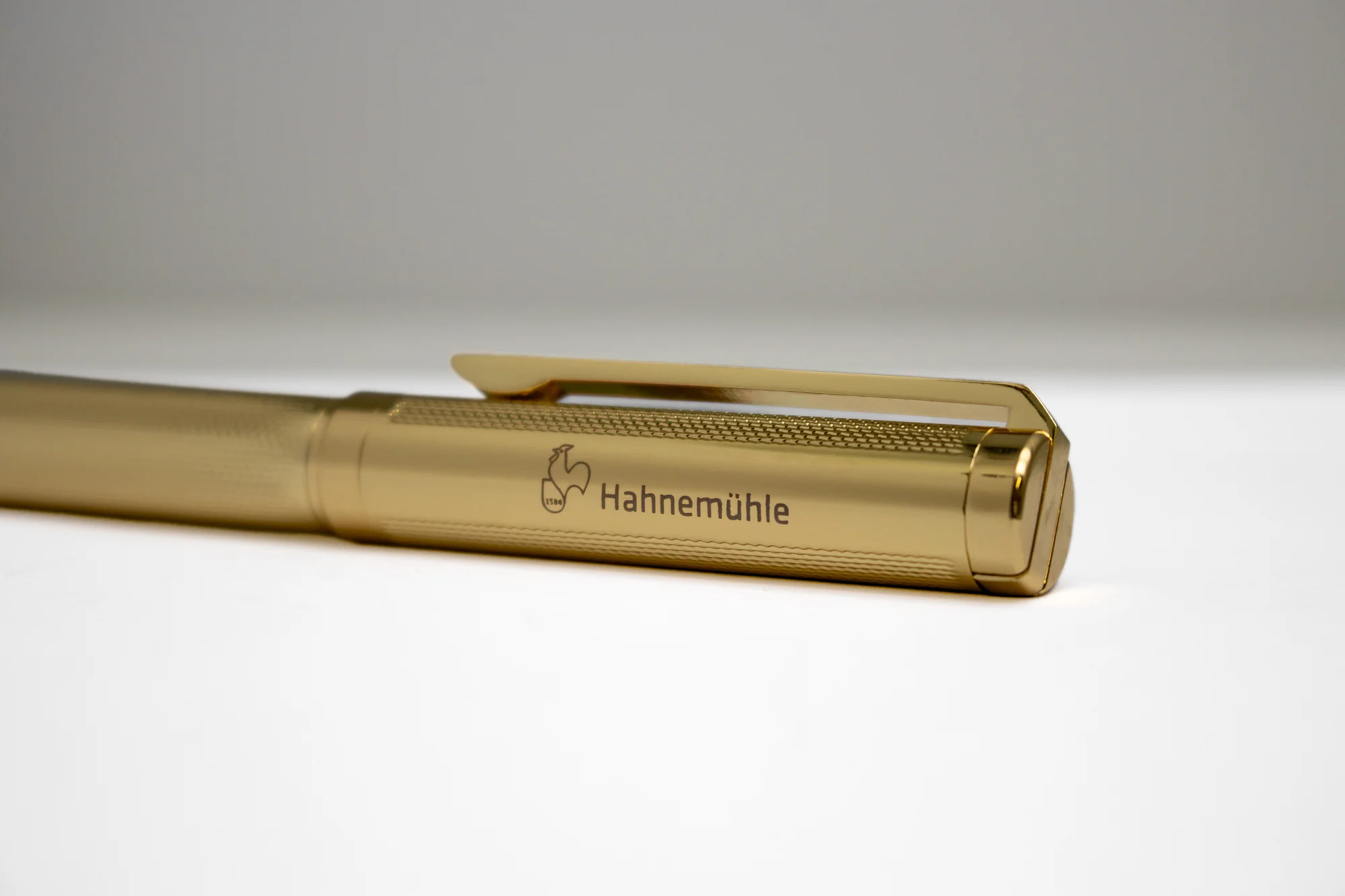 gold, pen, fountain pen, metallic, clip
