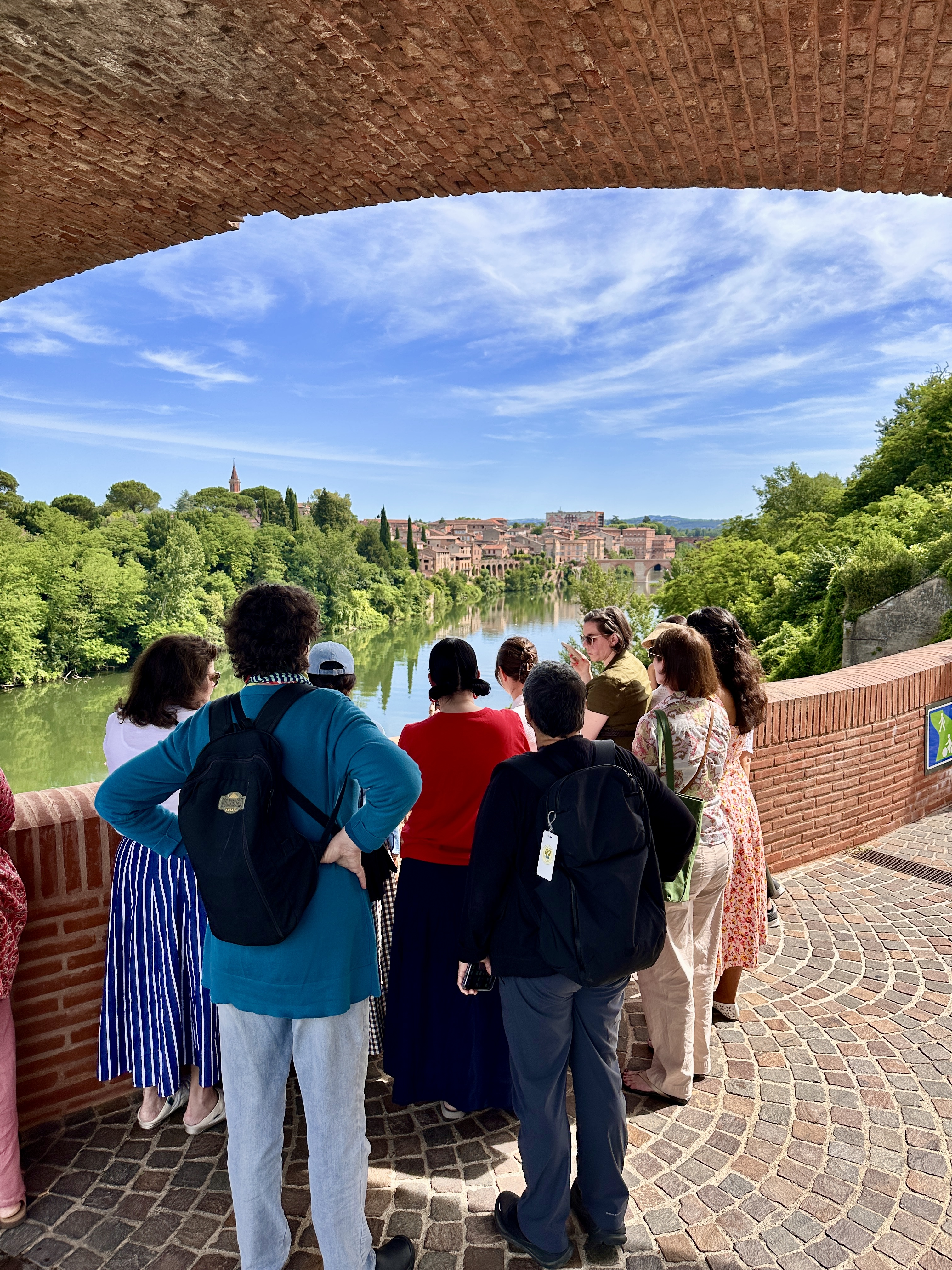 tourists, river, brick arch, group, outdoor view