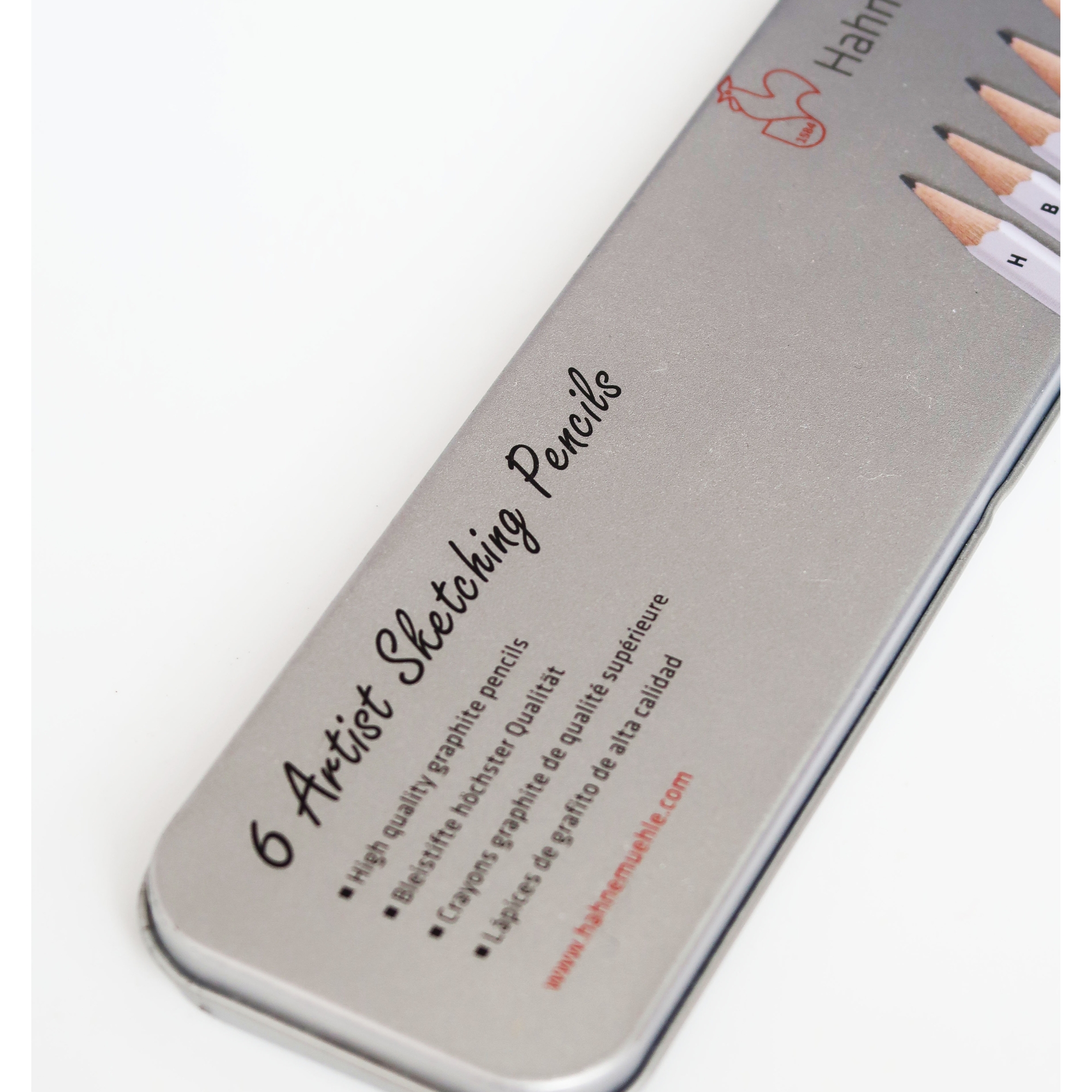 artist-sketching-pencils-hahnemuehle artist-sketching-pencils-hahnemuehle